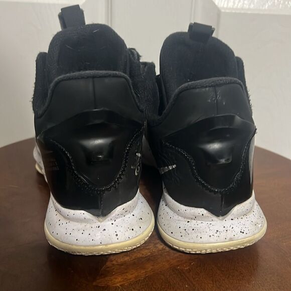 🏀 Nike LeBron Witness V5 Black/White Basketball Shoes LEBRON JAMES - Sz 8 - GUC - Picture 6 of 14